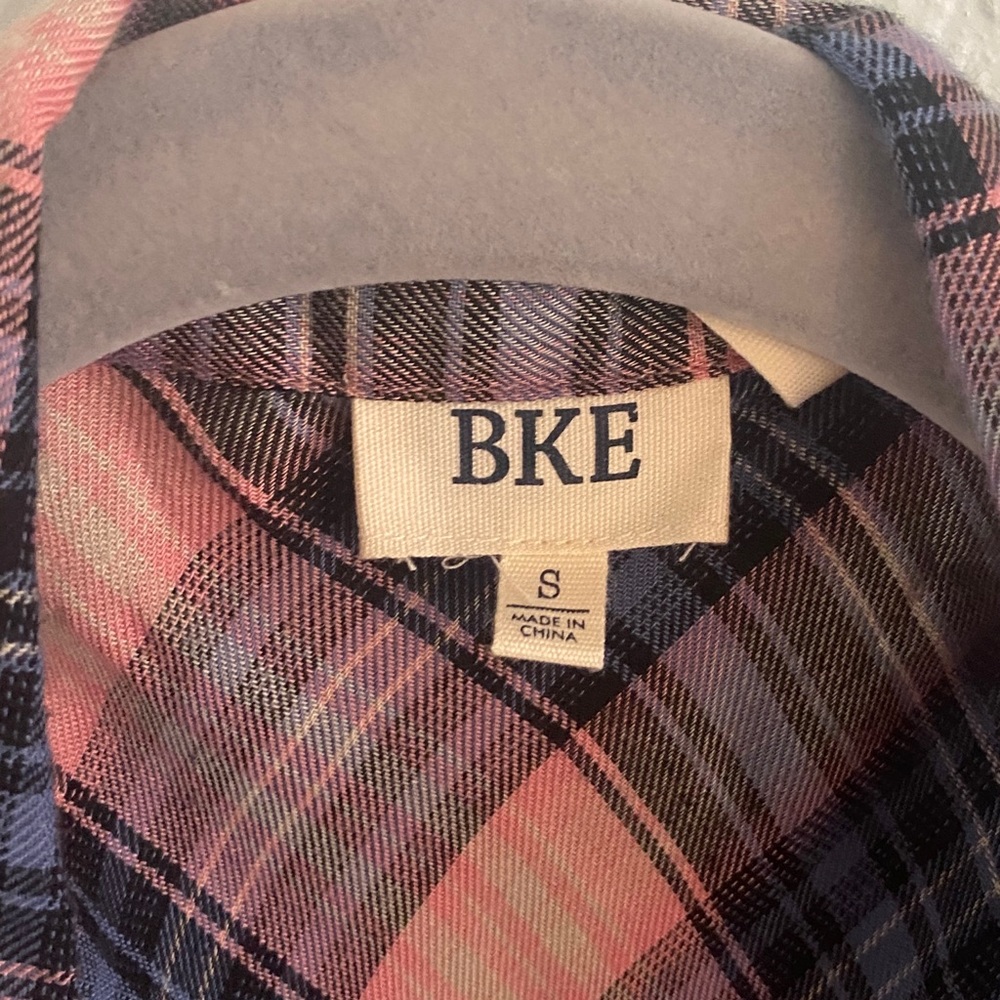 Distressed buckle flannel - Picture 3 of 4